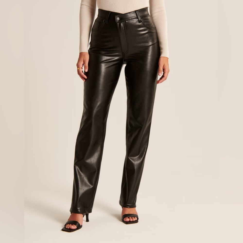ABERCROMBIE 90s STRAIGHT ULTRA HIGH RISE LEATHER PANTS SIZE 6 SIZE 28
